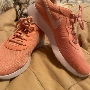 Womens Nike Tanjun 8.5